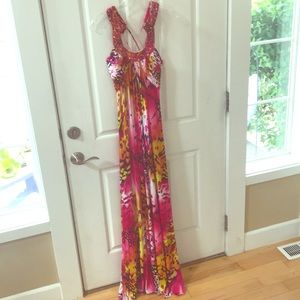 Wow, stunning and vibrant formal!